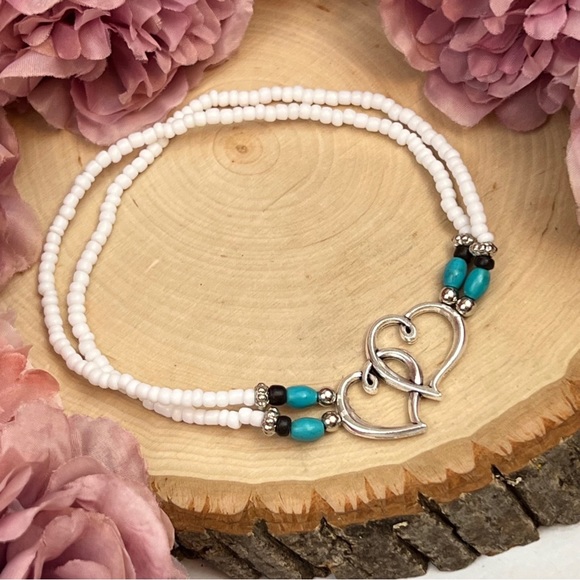 Bohemian White Multilayer Anklet with Joined Silver Hearts - Picture 5 of 9